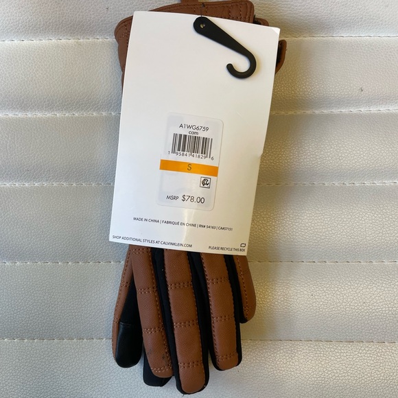 Calvin Klein Leather Touchscreen Gloves Brown Black Quilted Small NEW - Picture 3 of 5